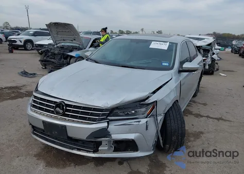 2017 Volkswagen Passat 1.8T Se z USA, uszkodzony, nr VIN 1VWGT7A37HC003928